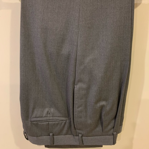 Cerutti 1881 Medium Gray 44R Three-Button Suit - Picture 3 of 3